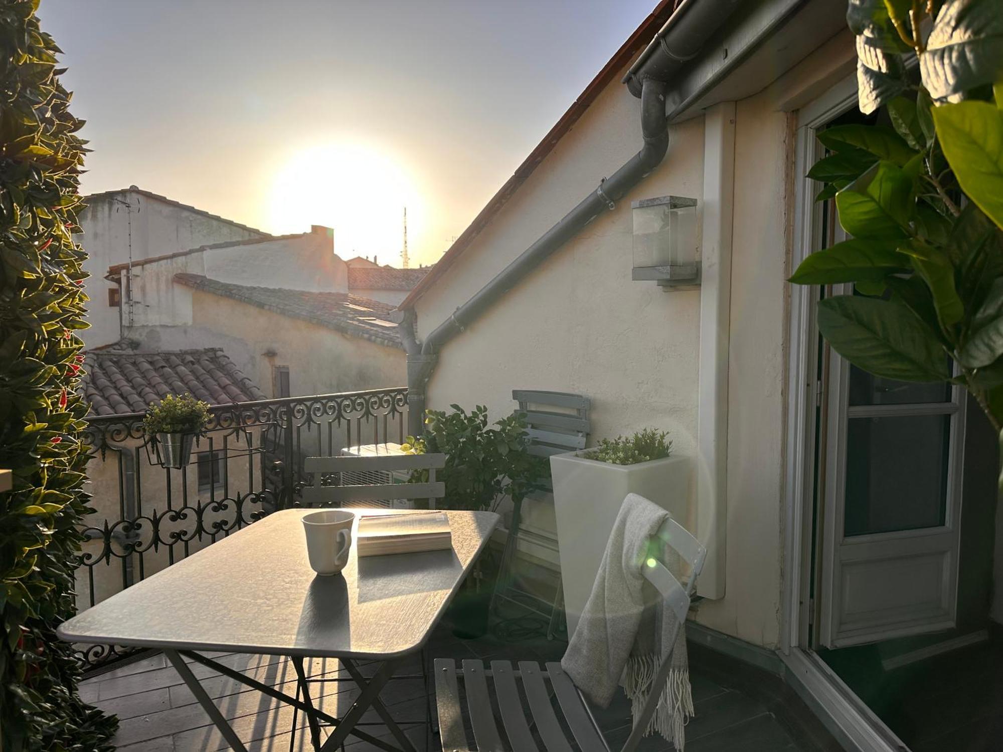 Appartamento La Terrasse, Vue Sur Les Toits De Montpellier Esterno foto
